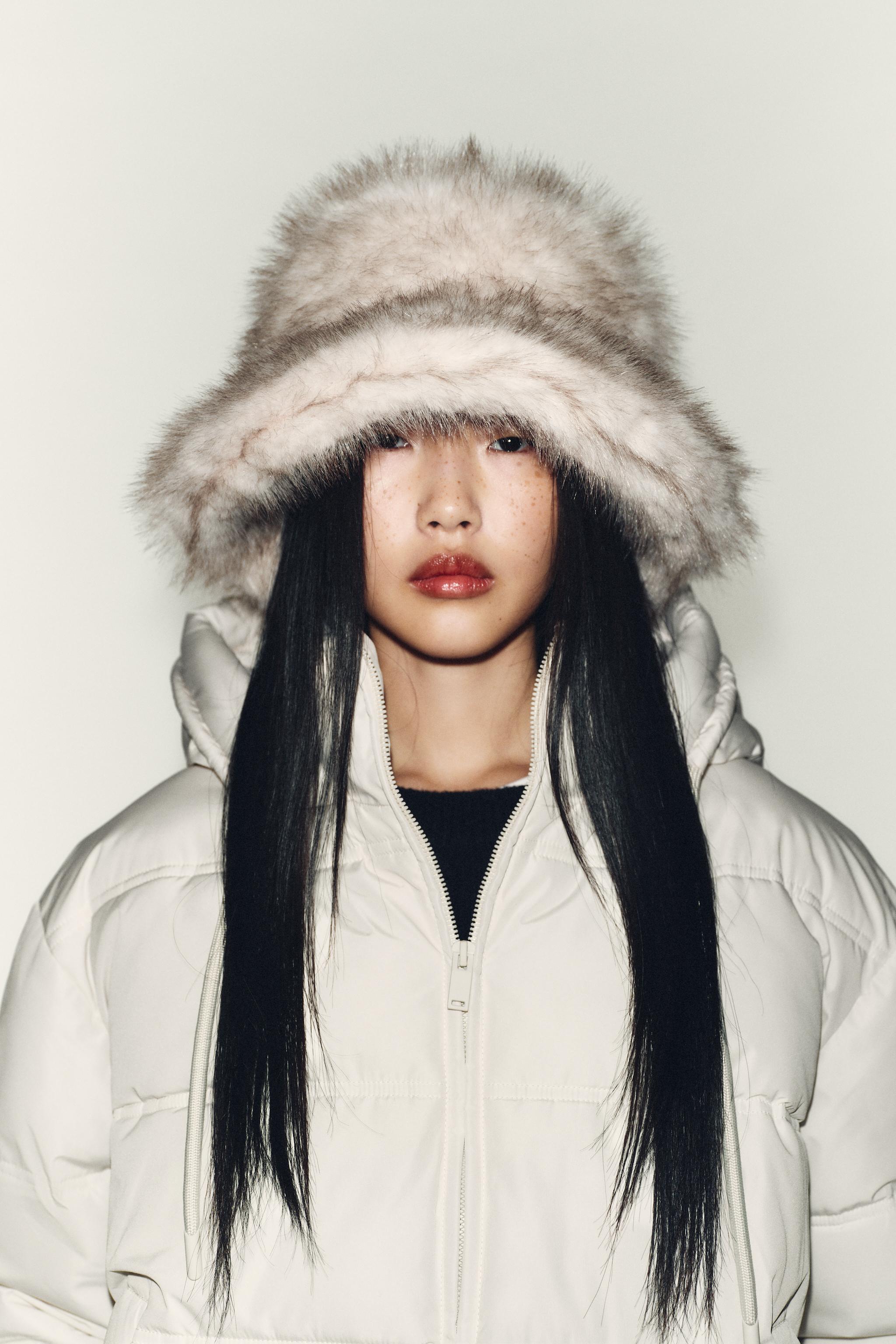 SHORT WATER REPELLENT WINDPROOF HOODIE ANORAK